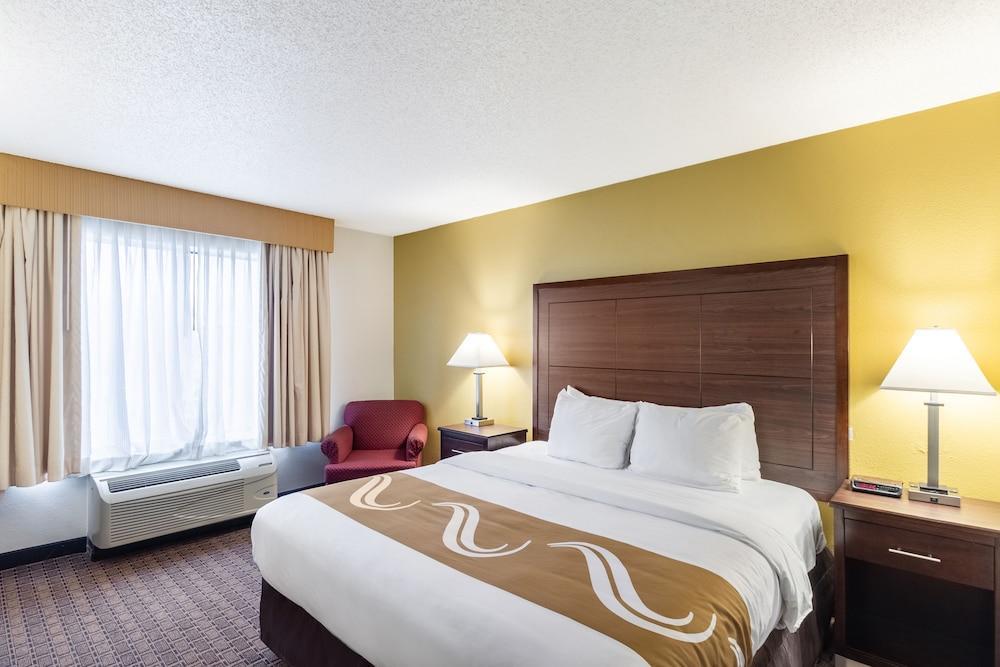 Quality Inn Milwaukee- Brookfield Exterior foto