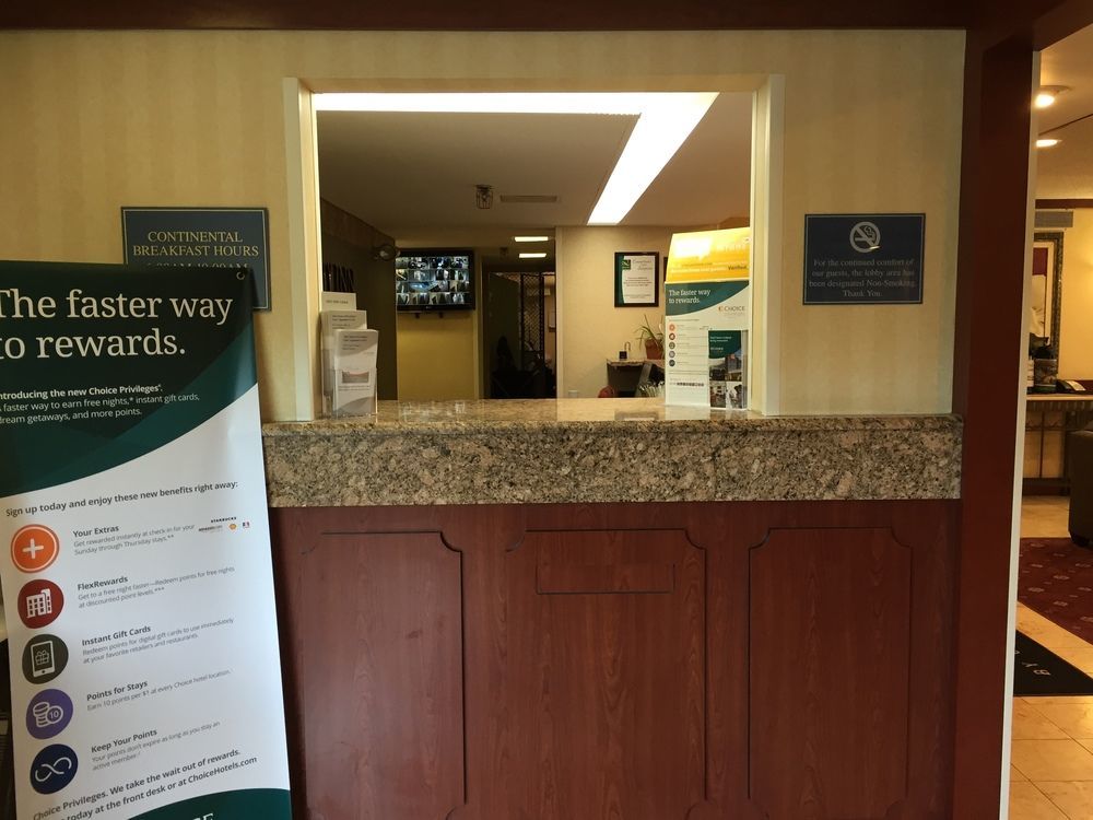 Quality Inn Milwaukee- Brookfield Exterior foto