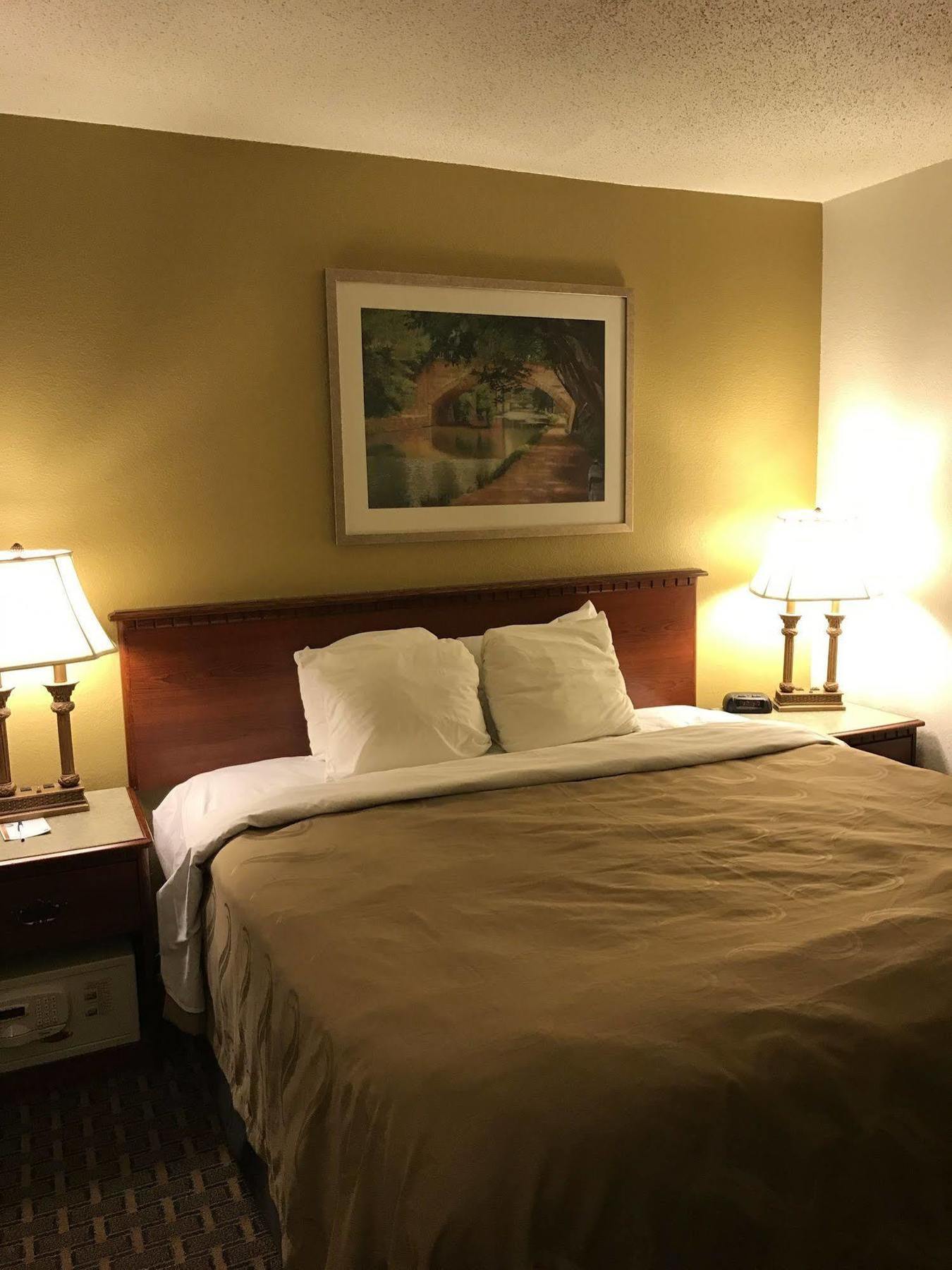 Quality Inn Milwaukee- Brookfield Exterior foto